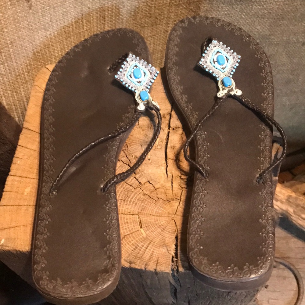 Vintage size 7-8 flip flops with beads see pics